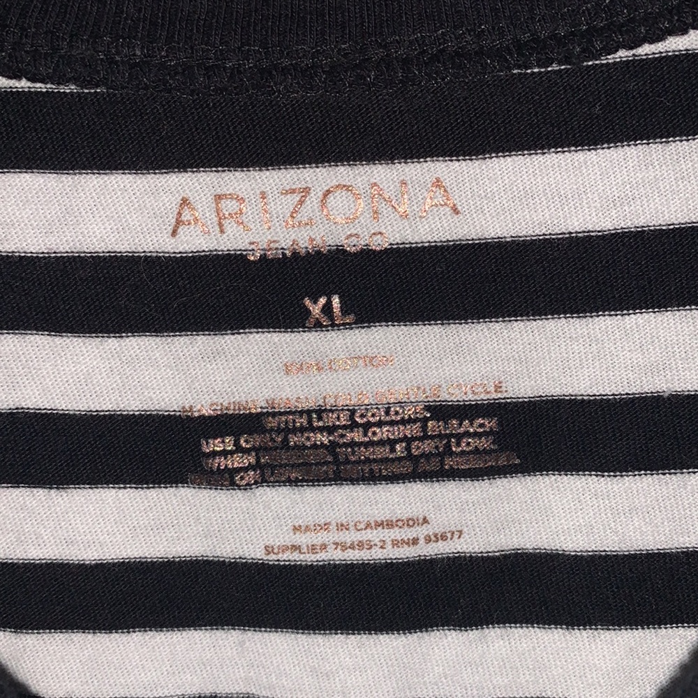 Crop Top - Picture 2 of 3